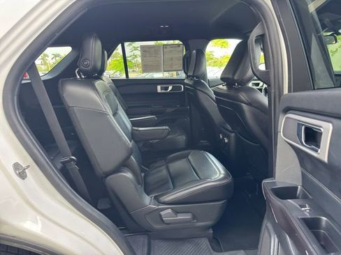 Used 2020 Ford Explorer XLT w/ Equipment Group 202A AWD/4WD image 14