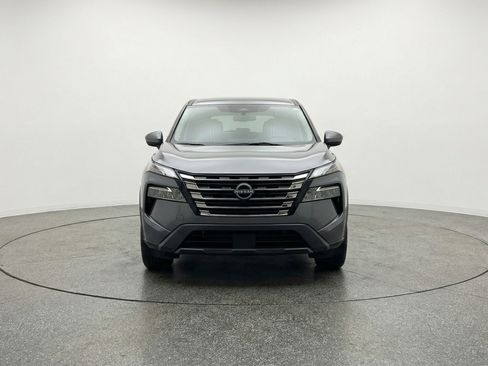 Used 2025 Nissan Rogue SV FWD image 2