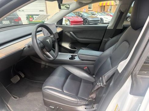 Used 2021 Tesla Model Y Long Range AWD/4WD image 13