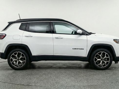 Used 2025 Jeep Compass Limited AWD/4WD image 11