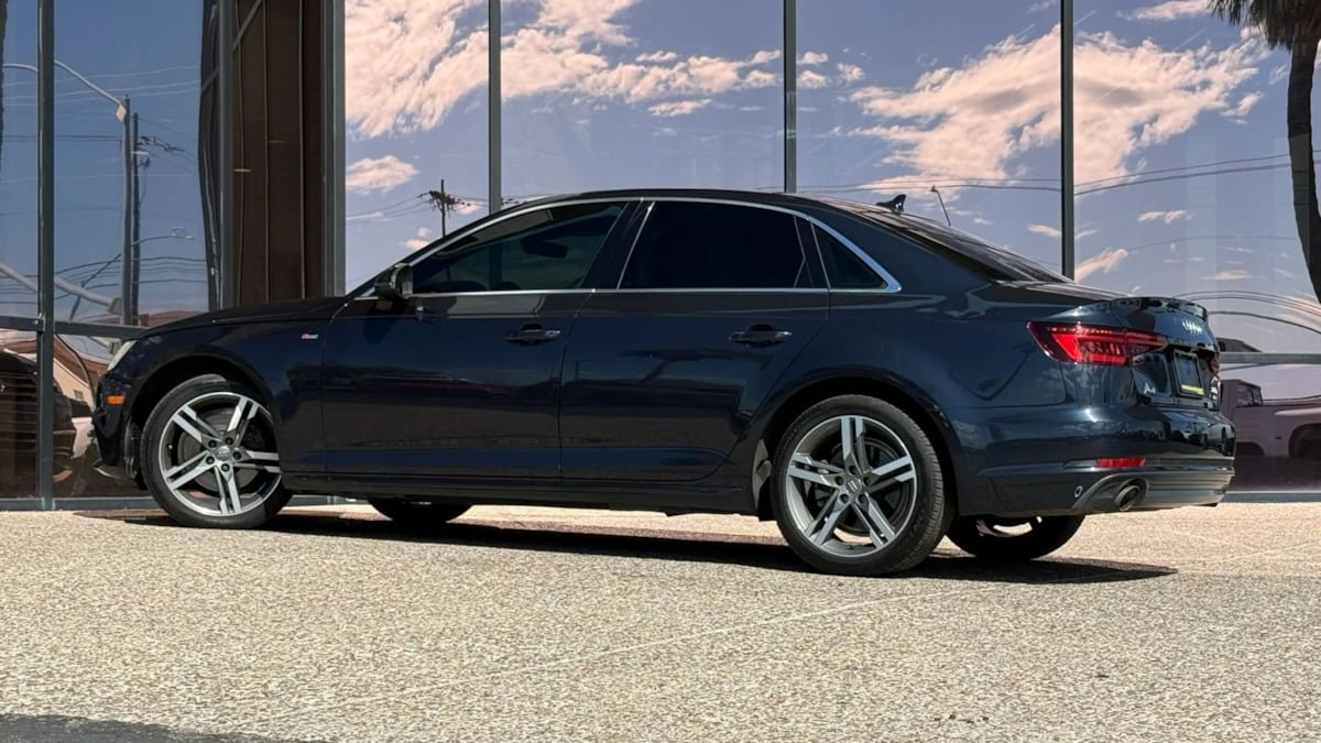 Used 2018 Audi A4 2.0T Ultra Premium Plus w/ Premium Plus Package FWD image 6