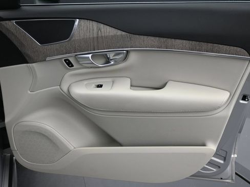 Certified 2024 Volvo XC90 B6 Plus AWD/4WD image 14