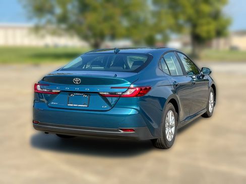 Used 2026 Toyota Camry LE FWD image 13
