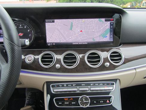 Used 2017 Mercedes-Benz E 300 image 16