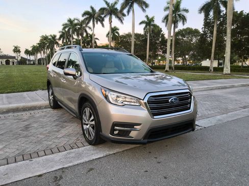 Used 2019 Subaru Ascent Limited image 1