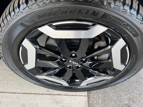 Used 2024 Kia Telluride S AWD/4WD image 37