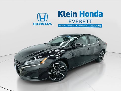 Used 2024 Nissan Altima 2.5 SR image 1