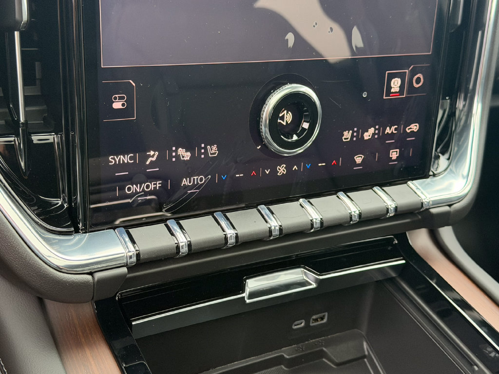 New 2026 GMC Yukon Denali w/ Sun & Power Step Package AWD/4WD image 46