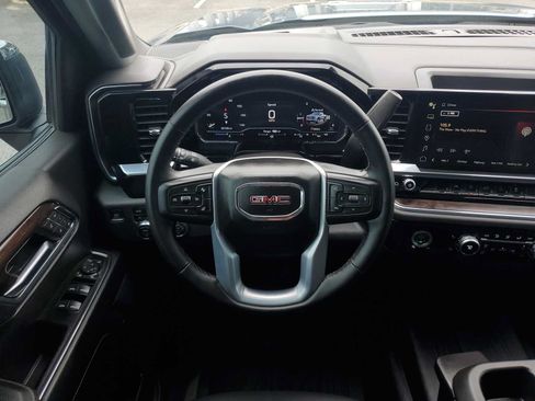 Used 2024 GMC Sierra 1500 SLT w/ X31 Off-Road Package AWD/4WD image 11
