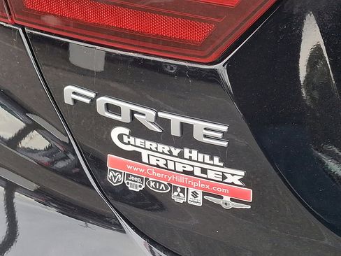 Used 2022 Kia Forte GT-Line image 17