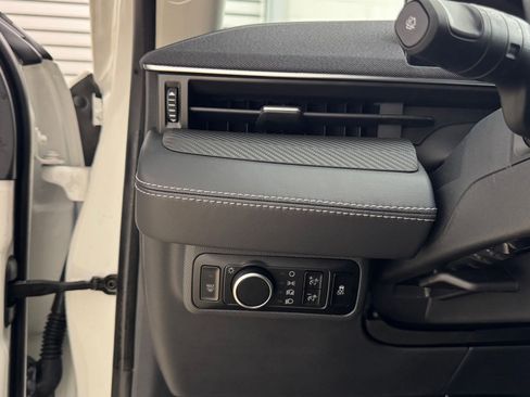 New 2025 Ford Mustang Mach-E Select w/ Comfort Package Lite image 27