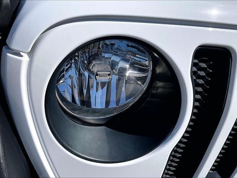 Used 2018 Jeep Wrangler Sport AWD/4WD image 28