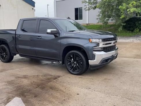 Used 2021 Chevrolet Silverado 1500 LT AWD/4WD image 2