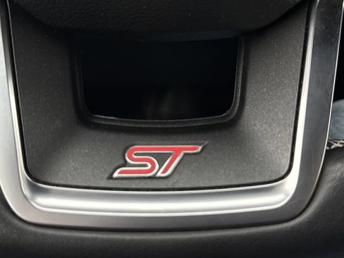 Used 2023 Ford Explorer ST image 10