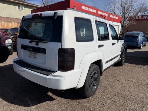 Used 2012 Jeep Liberty Sport image 7