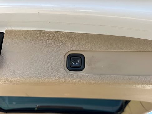 Used 2014 Chevrolet Tahoe LT image 31