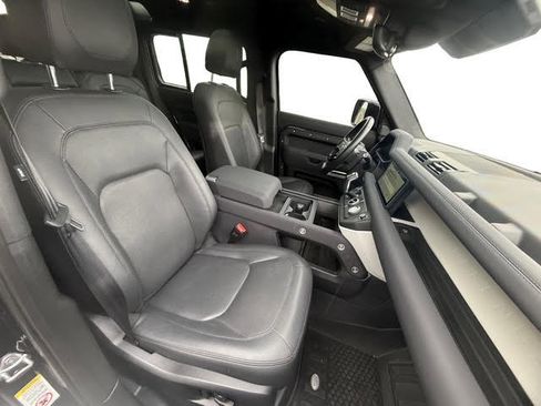 Used 2023 Land Rover Defender 110 SE image 15
