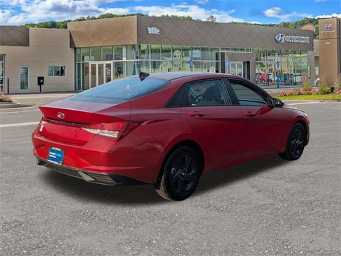 Certified 2023 Hyundai Elantra SEL image 3