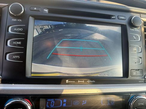 Used 2014 Toyota Highlander XLE FWD image 25