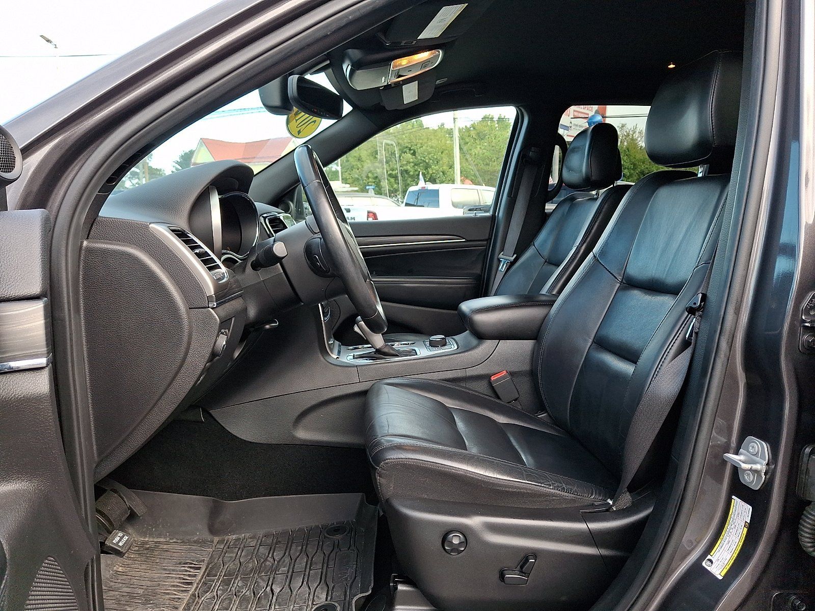 Used 2019 Jeep Grand Cherokee Limited AWD/4WD image 14
