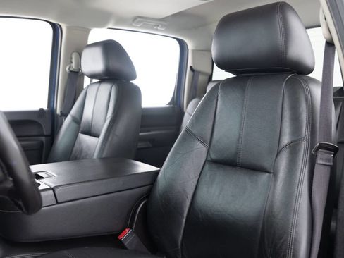 Used 2013 Chevrolet Silverado 2500 LT w/ Interior Plus Package image 26