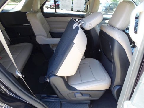 Used 2020 Ford Explorer XLT w/ Equipment Group 202A image 43