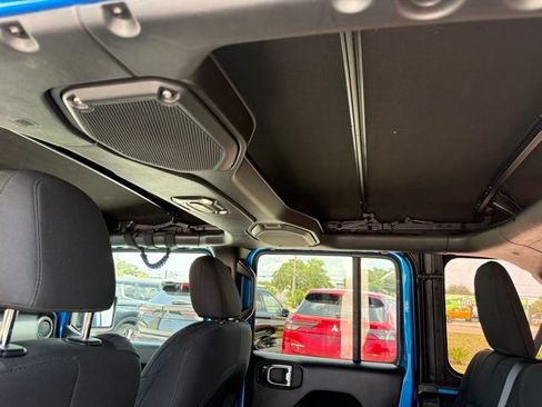 Used 2022 Jeep Wrangler Unlimited Sport AWD/4WD image 16