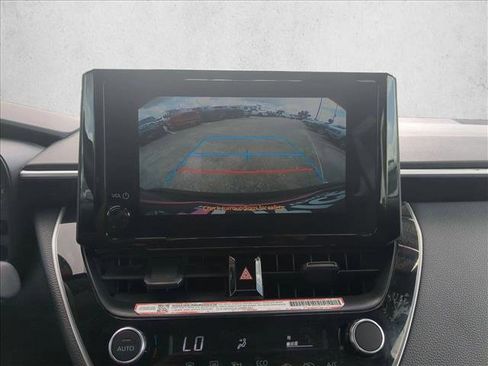 Used 2025 Toyota Corolla LE FWD image 14