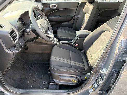 New 2025 Hyundai Venue SEL image 15