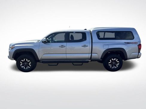Used 2019 Toyota Tacoma TRD Off-Road w/ Technology Package AWD/4WD image 4