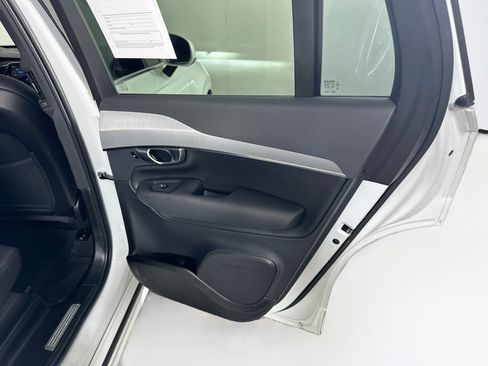 Used 2024 Volvo XC90 B5 Core AWD/4WD image 33
