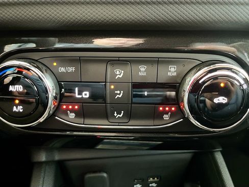 Used 2025 Chevrolet TrailBlazer RS w/ Convenience Package FWD image 20