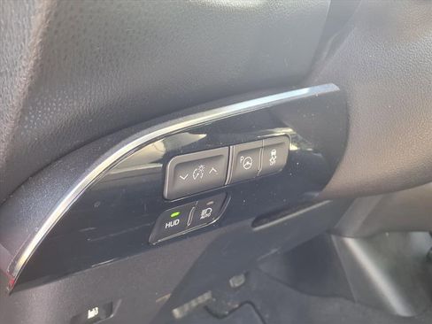 Used 2019 Toyota Prius Limited image 15