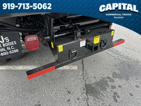 New 2025 Ford F550 4x4 Crew Cab image 15