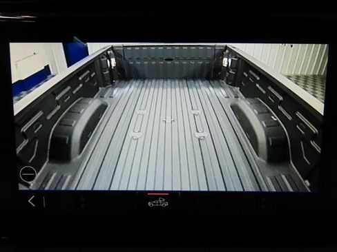 Used 2025 GMC Sierra 2500 AT4X image 23