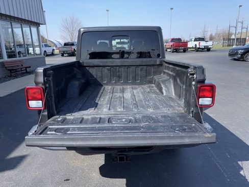 Used 2021 Jeep Gladiator Sport AWD/4WD image 14