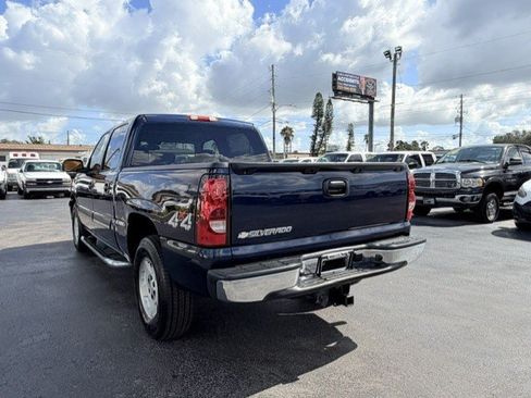 Used 2006 Chevrolet Silverado 1500 LT w/ Onstar Plus Package AWD/4WD image 9