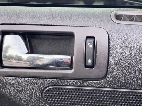 Used 2010 Ford Mustang Coupe image 27