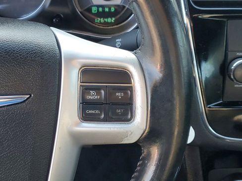 Used 2013 Chrysler 200 Touring FWD image 22