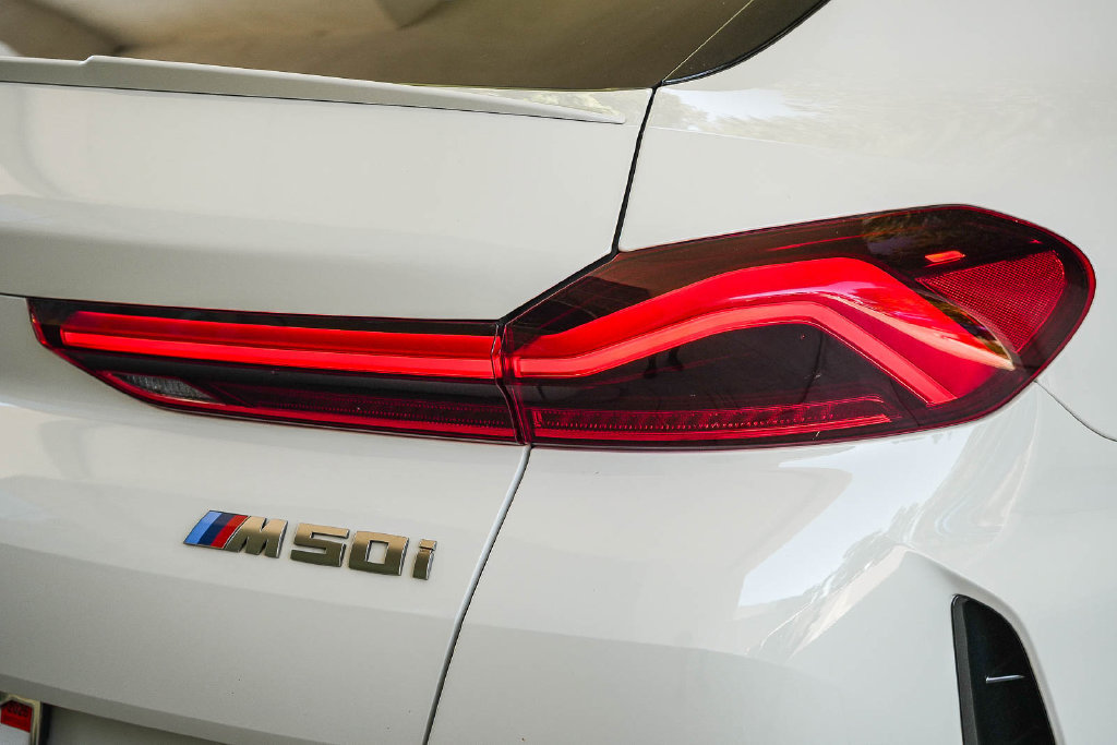 Used 2022 BMW X6 M50i w/ Executive Package AWD/4WD image 7