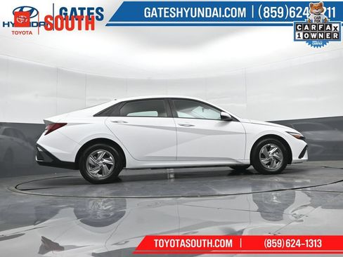 Used 2025 Hyundai Elantra SE FWD image 36