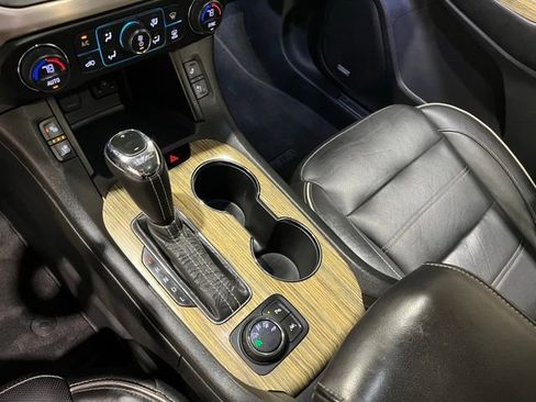 Used 2019 GMC Acadia Denali w/ Technology Package AWD/4WD image 31