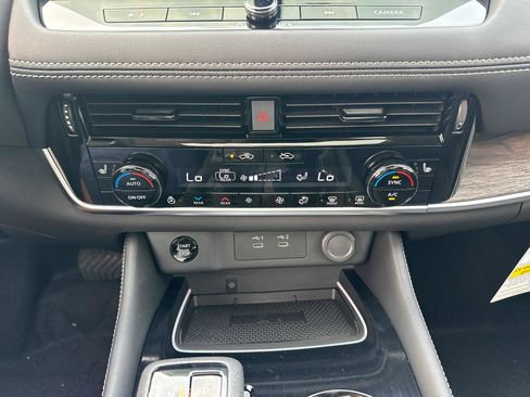 New 2026 Nissan Rogue Platinum w/ Platinum Premium Package AWD/4WD image 37