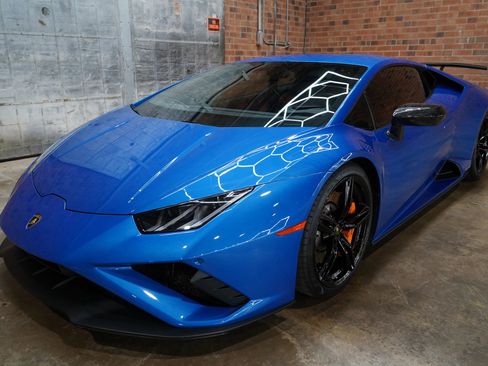 Used 2020 Lamborghini Huracan EVO RWD image 24