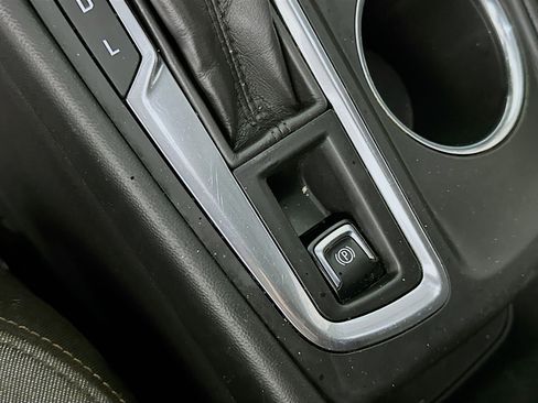 Used 2018 Chevrolet Equinox LT image 24