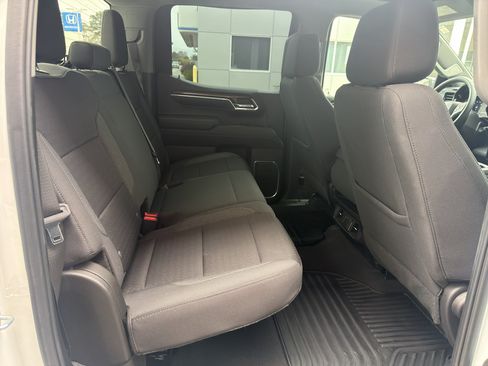 Used 2023 Chevrolet Silverado 1500 LT AWD/4WD image 14