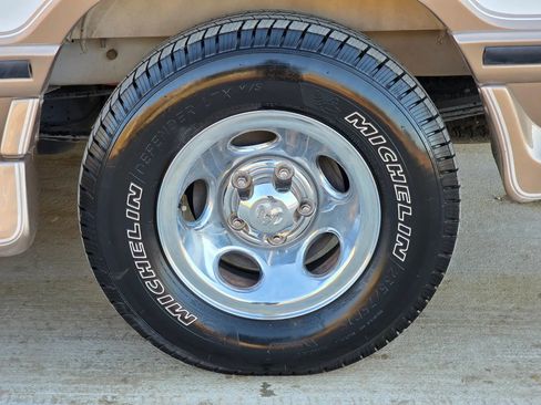 Used 2001 Dodge B1500 image 24