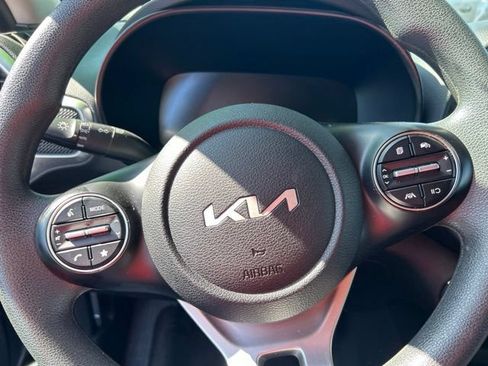 Used 2025 Kia Soul LX w/ LX Technology Package FWD image 8