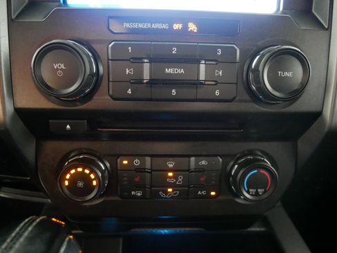 Used 2018 Ford F150 XLT w/ Equipment Group 302A Luxury AWD/4WD image 23