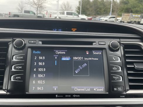 Used 2019 Toyota Highlander XLE image 42